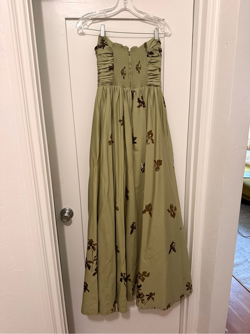 Kastoria Dress
Elegant Sage Green Floral Strap Maxi Dress - Picture 3 of 3